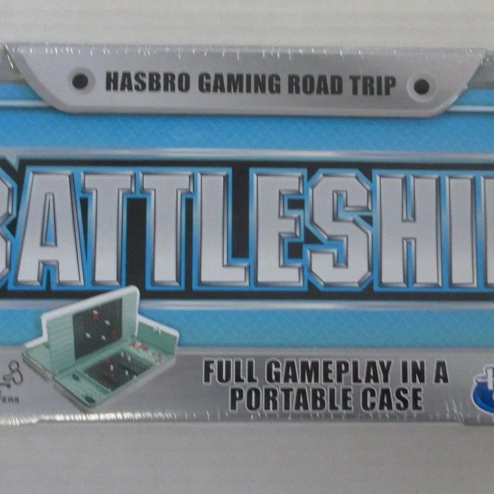 HASBRO BATTLESHIP Gaming Road Trip Full Game Play Portable Case Factory Seal NEW